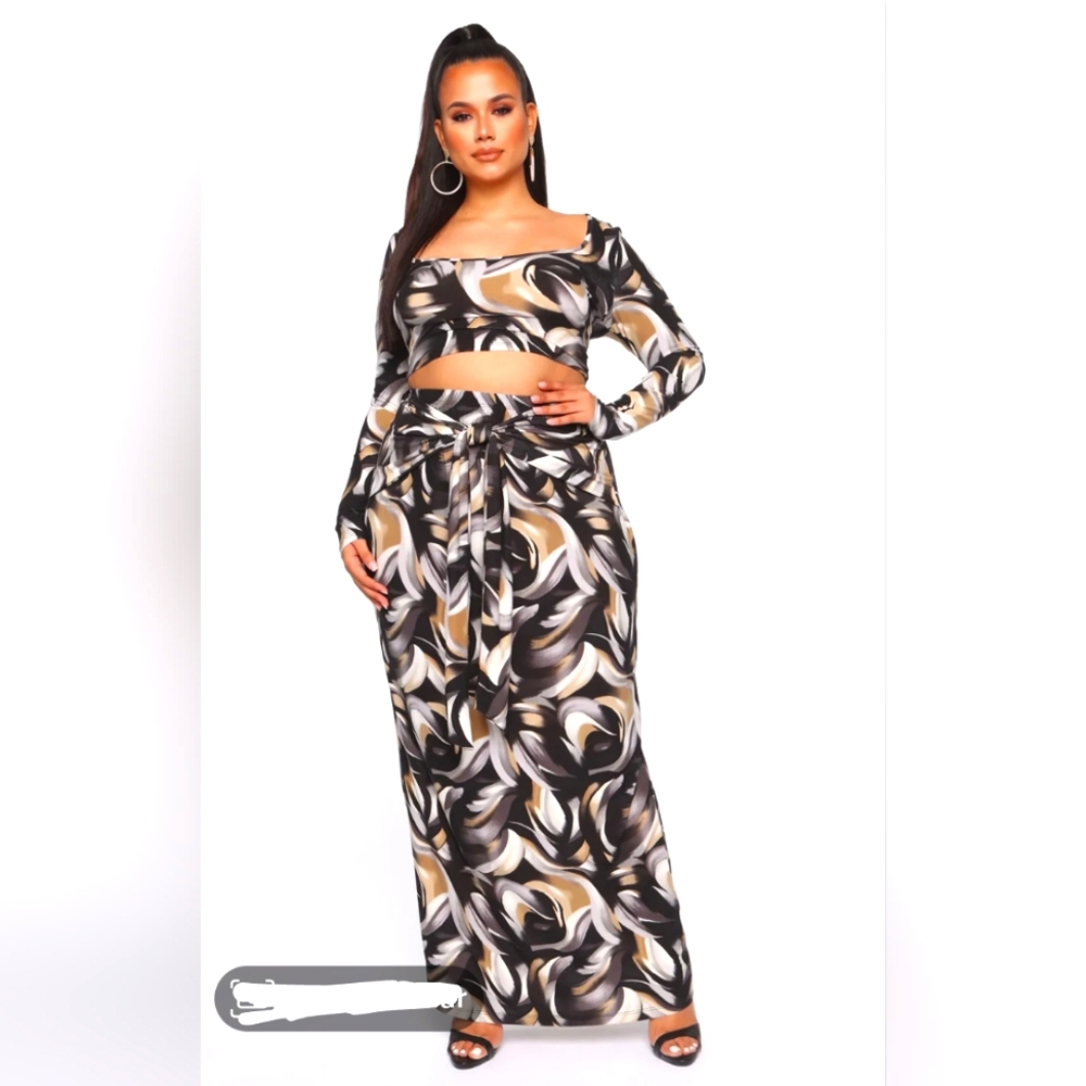 NWT Fashion Nova Two Piece Maxi Skirt Set. Deep V Curves Stretch fits 1x - 3x
